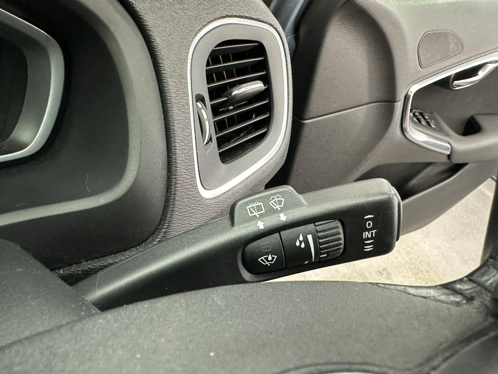 Volvo V40 view 37