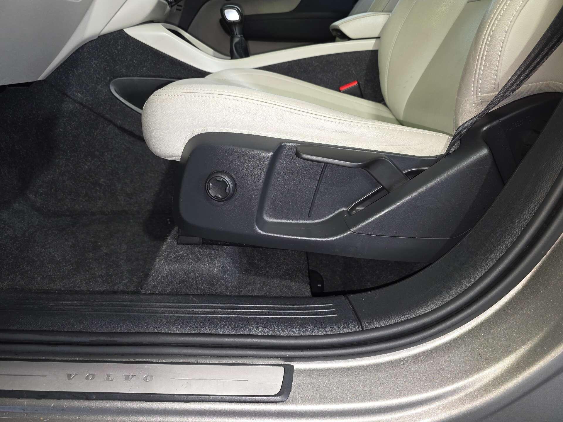Volvo XC40 view 61