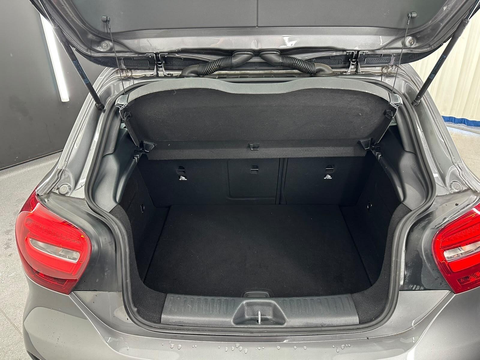 Mercedes-Benz A-Class view 23