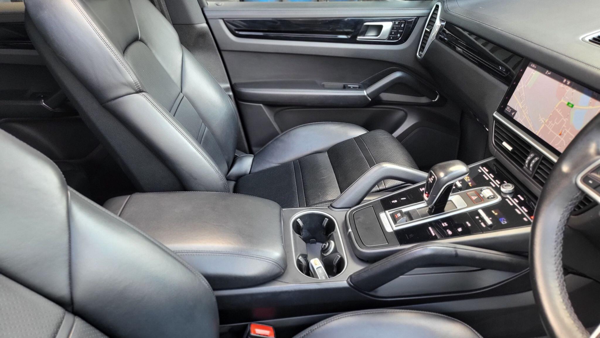 Porsche Cayenne view 18