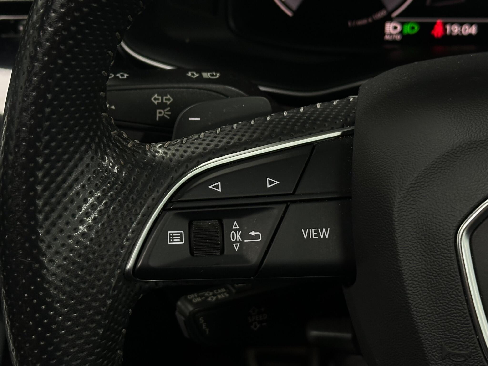 Audi Q8 view 26