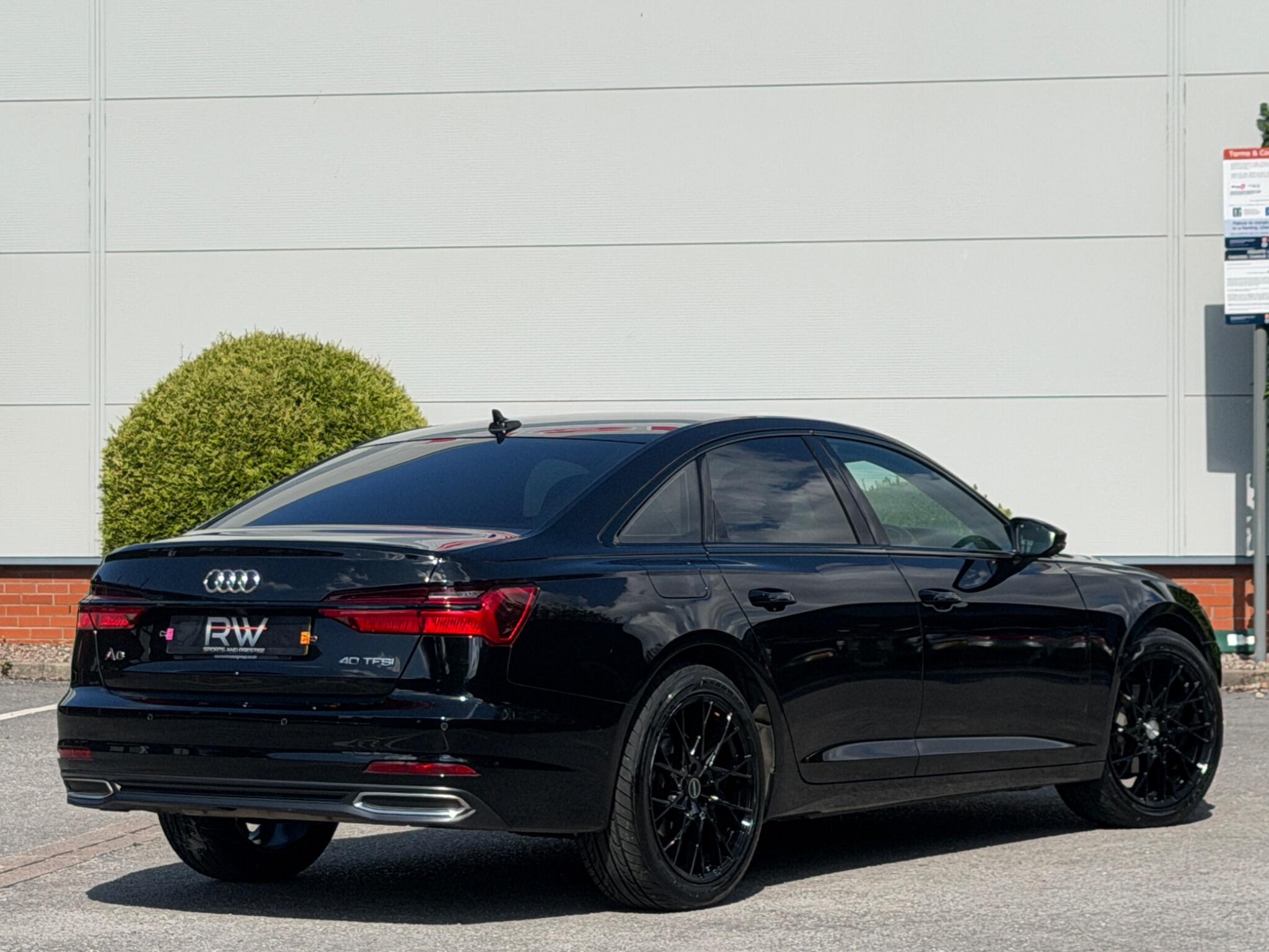Audi A6 Saloon view 44