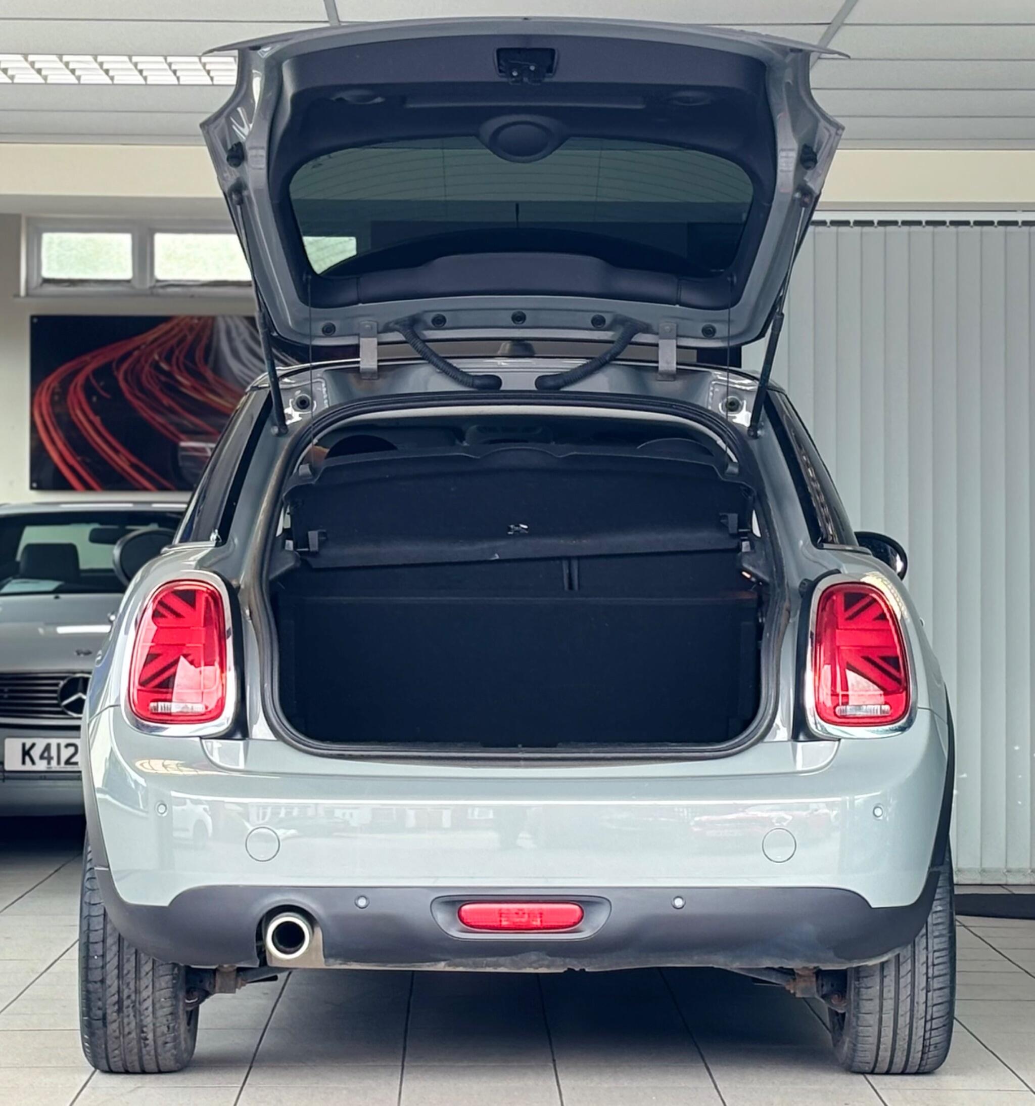 Mini Hatch view 22