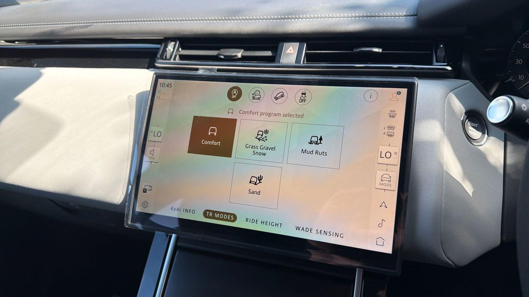 Land Rover Range Rover Velar view 34
