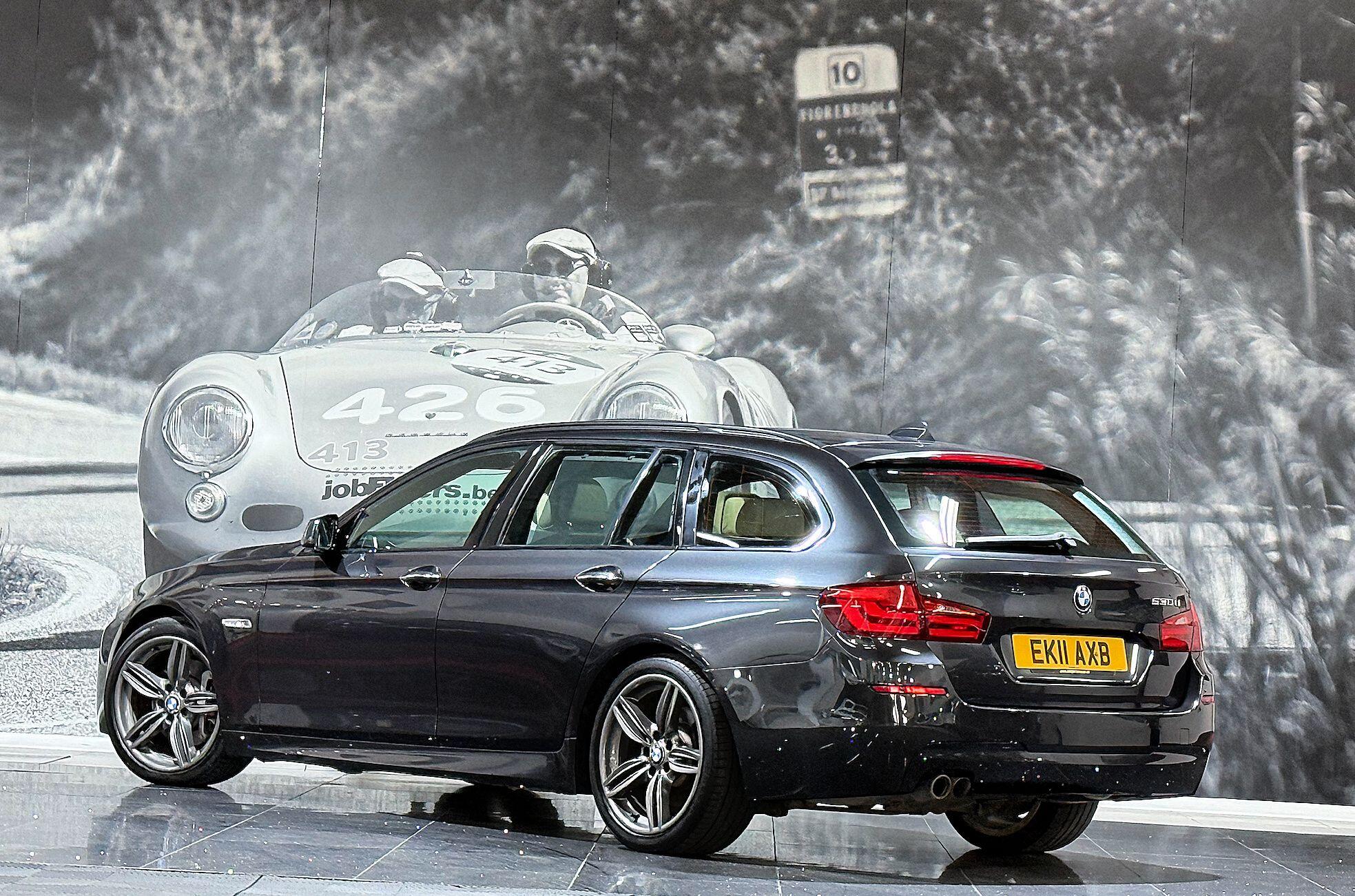 BMW 5 Series view 3