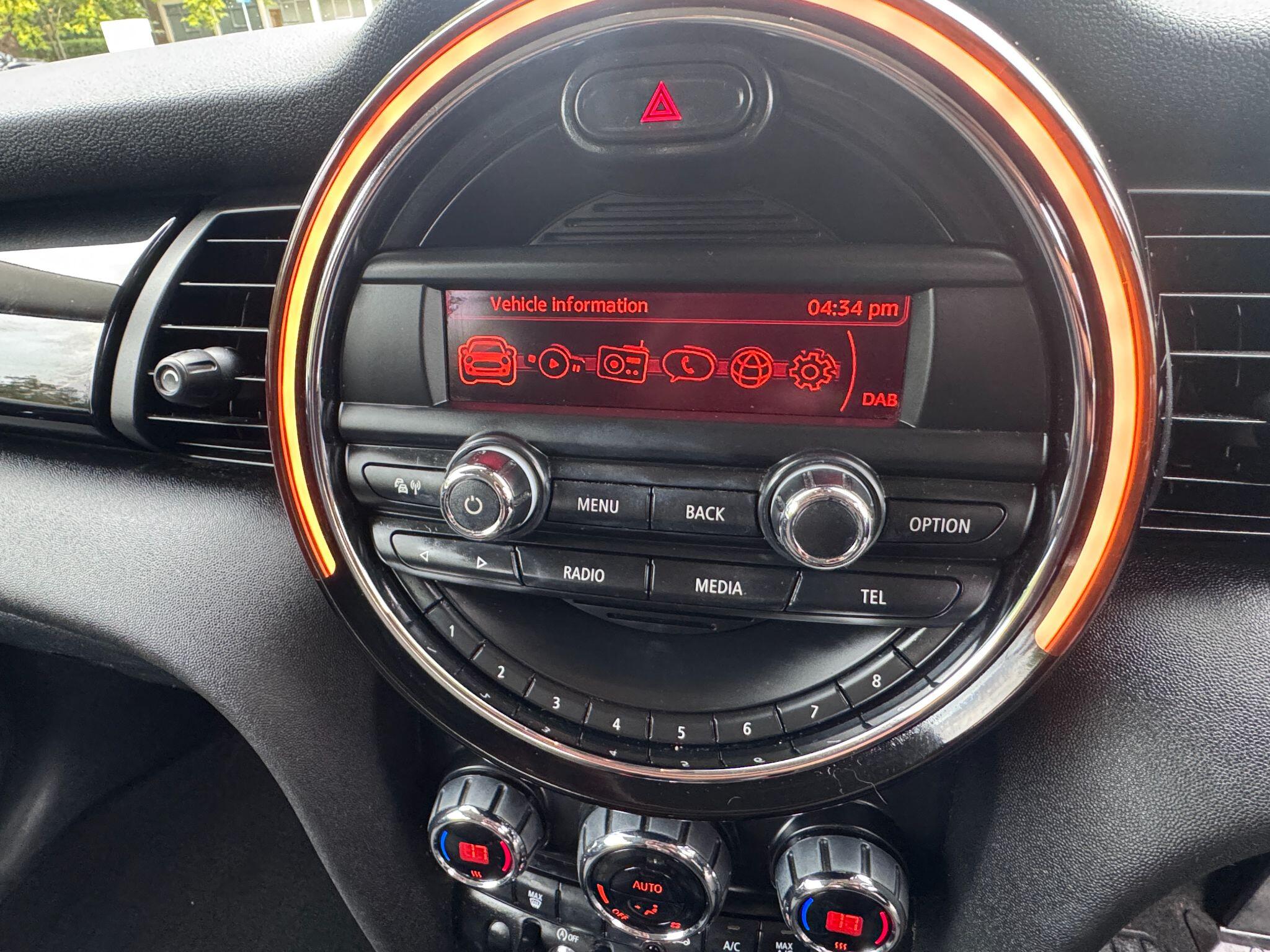 2015 MINI Hatch 1.2 One Euro 6 (s/s) 3dr • 114,000 miles image 18