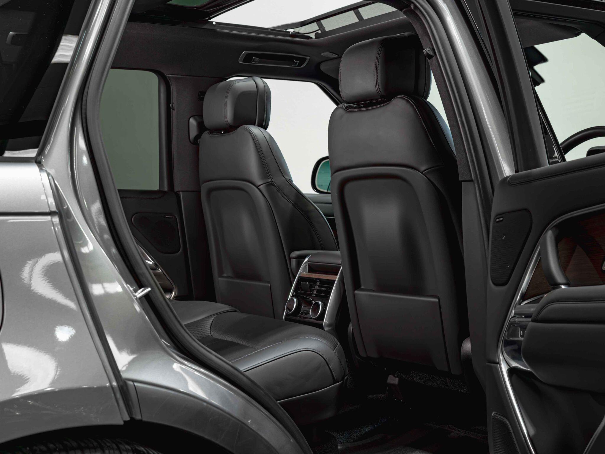 Land Rover Range Rover view 23