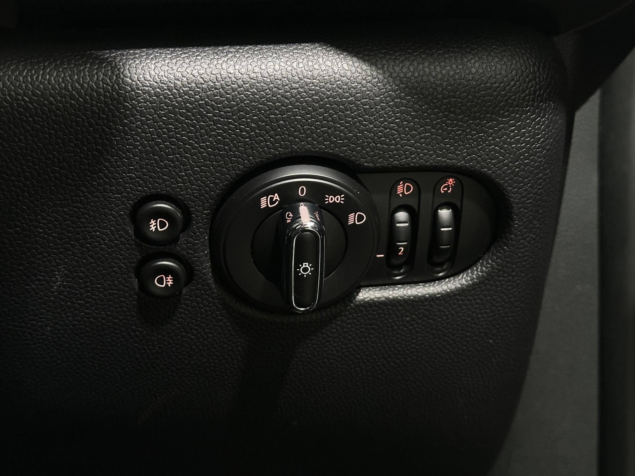 Mini Cooper view 18