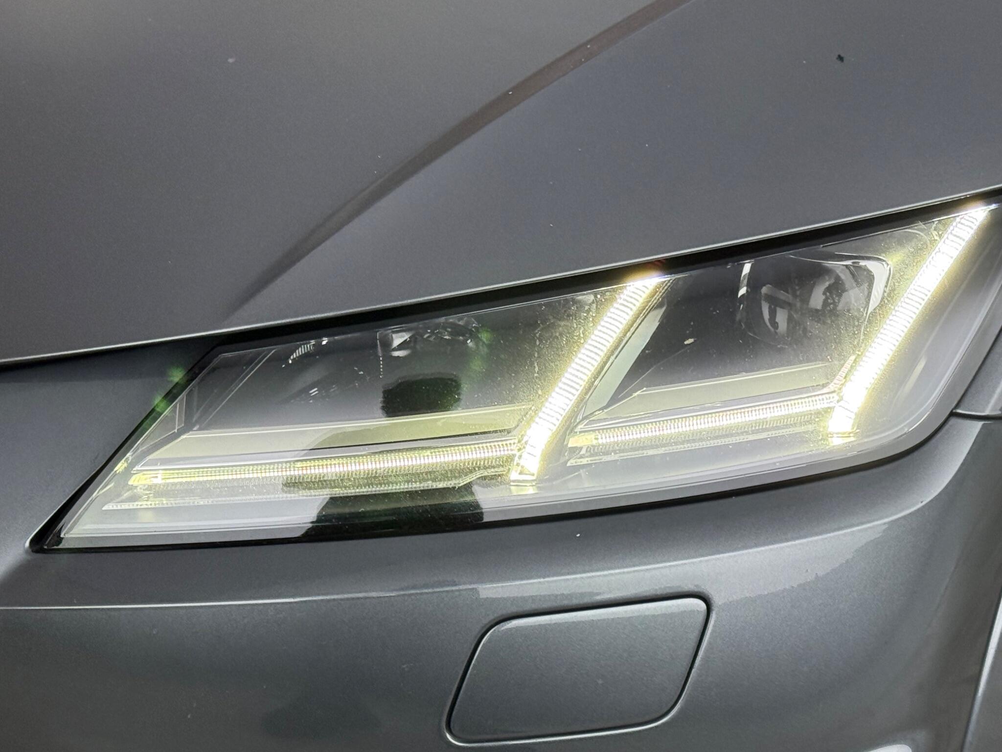 Audi TT view 14