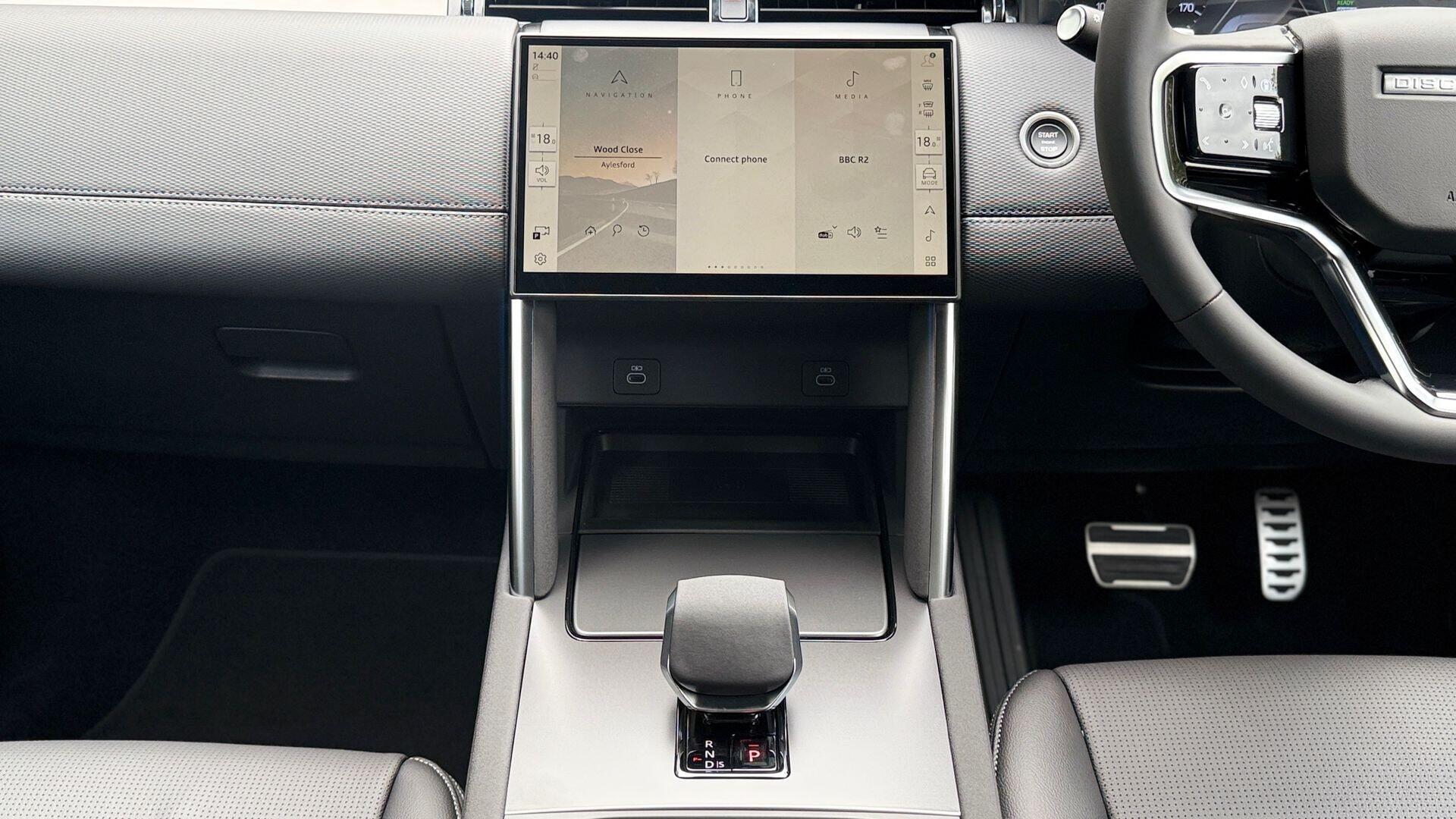Land Rover Discovery Sport view 15