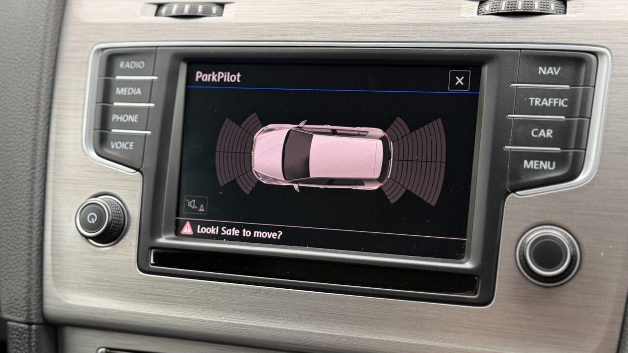 Volkswagen Golf view 18