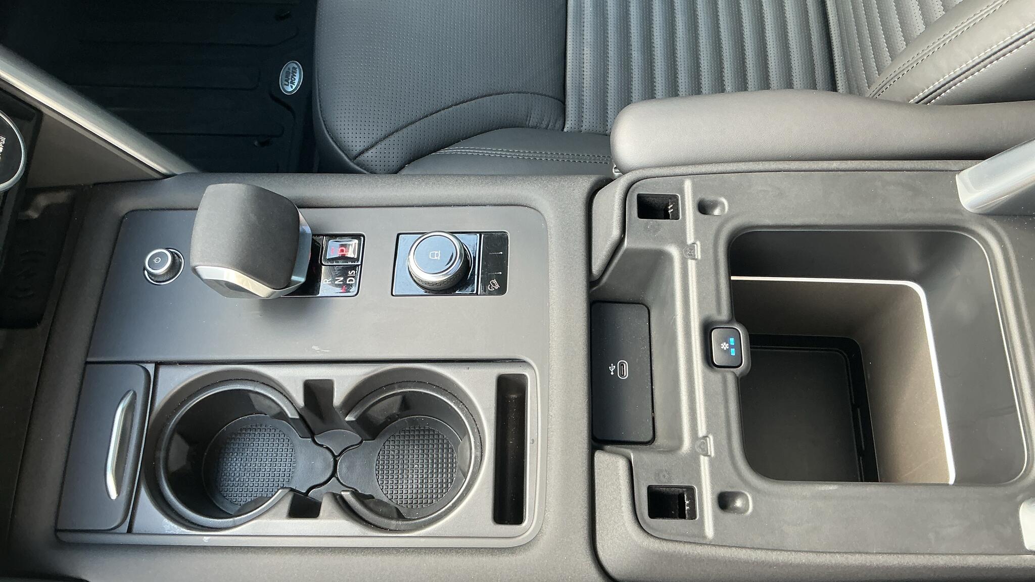 Land Rover Discovery view 31