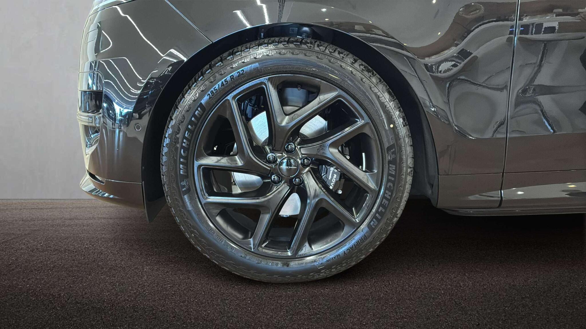 Land Rover Range Rover Sport view 8
