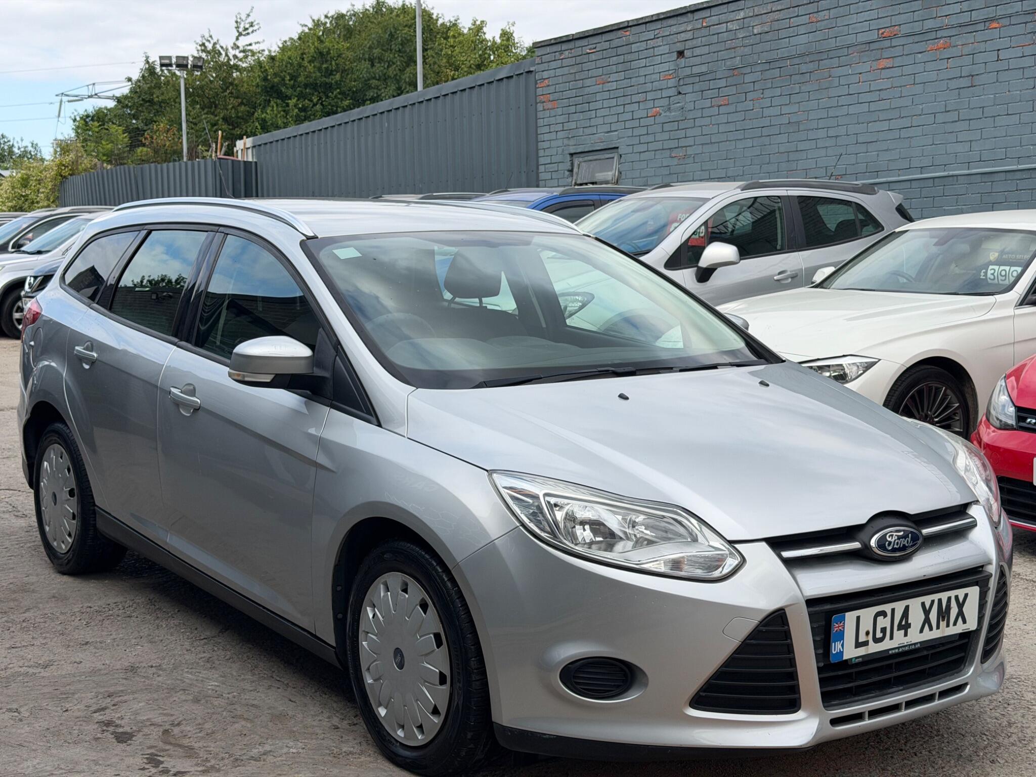 Ford Focus view 3