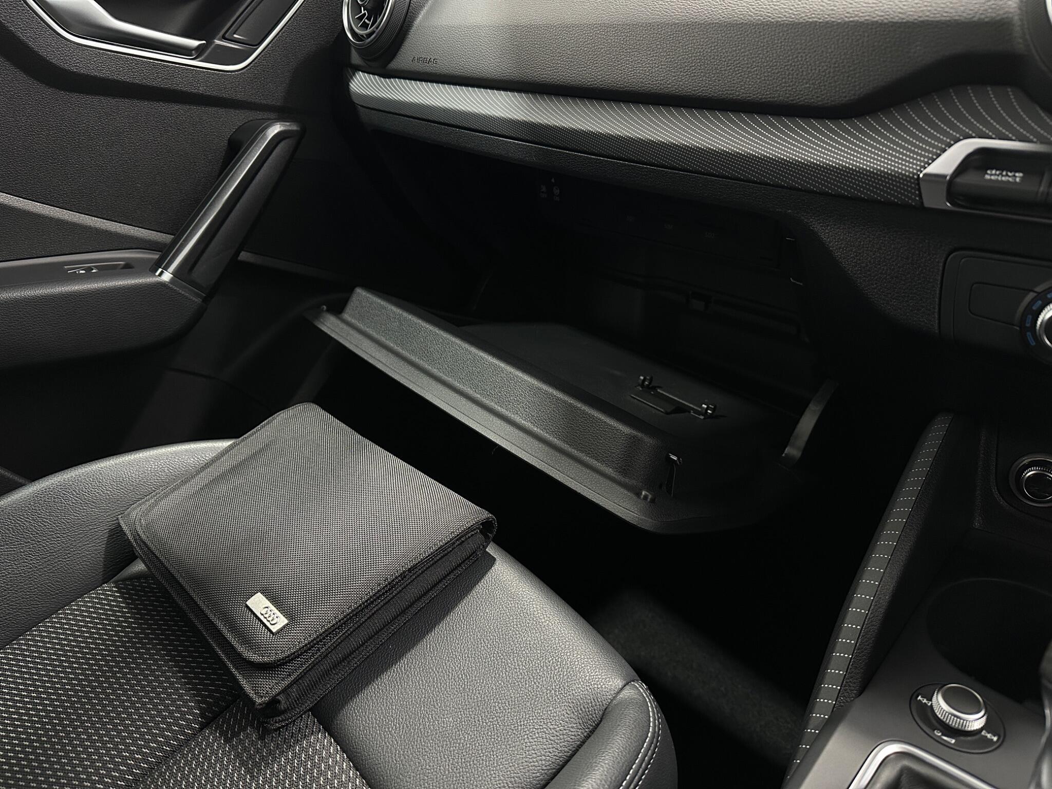 Audi Q2 view 28