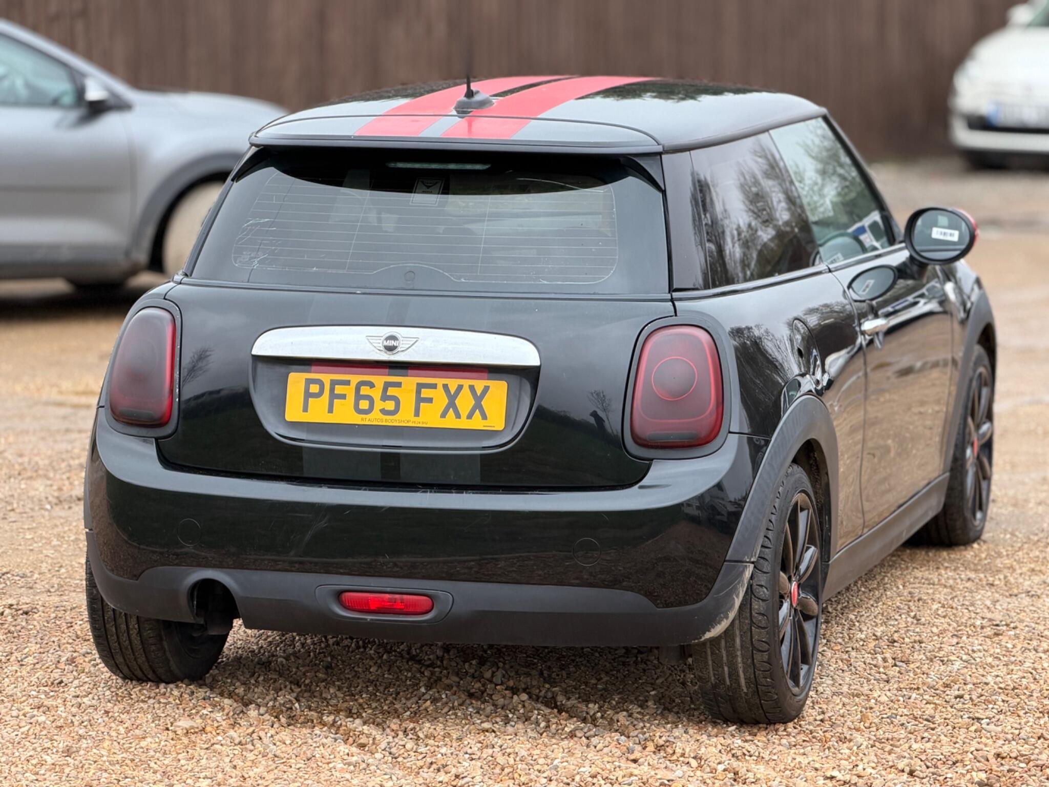 2015 MINI Hatch 1.5 Cooper D Euro 6 (s/s) 3dr image 9