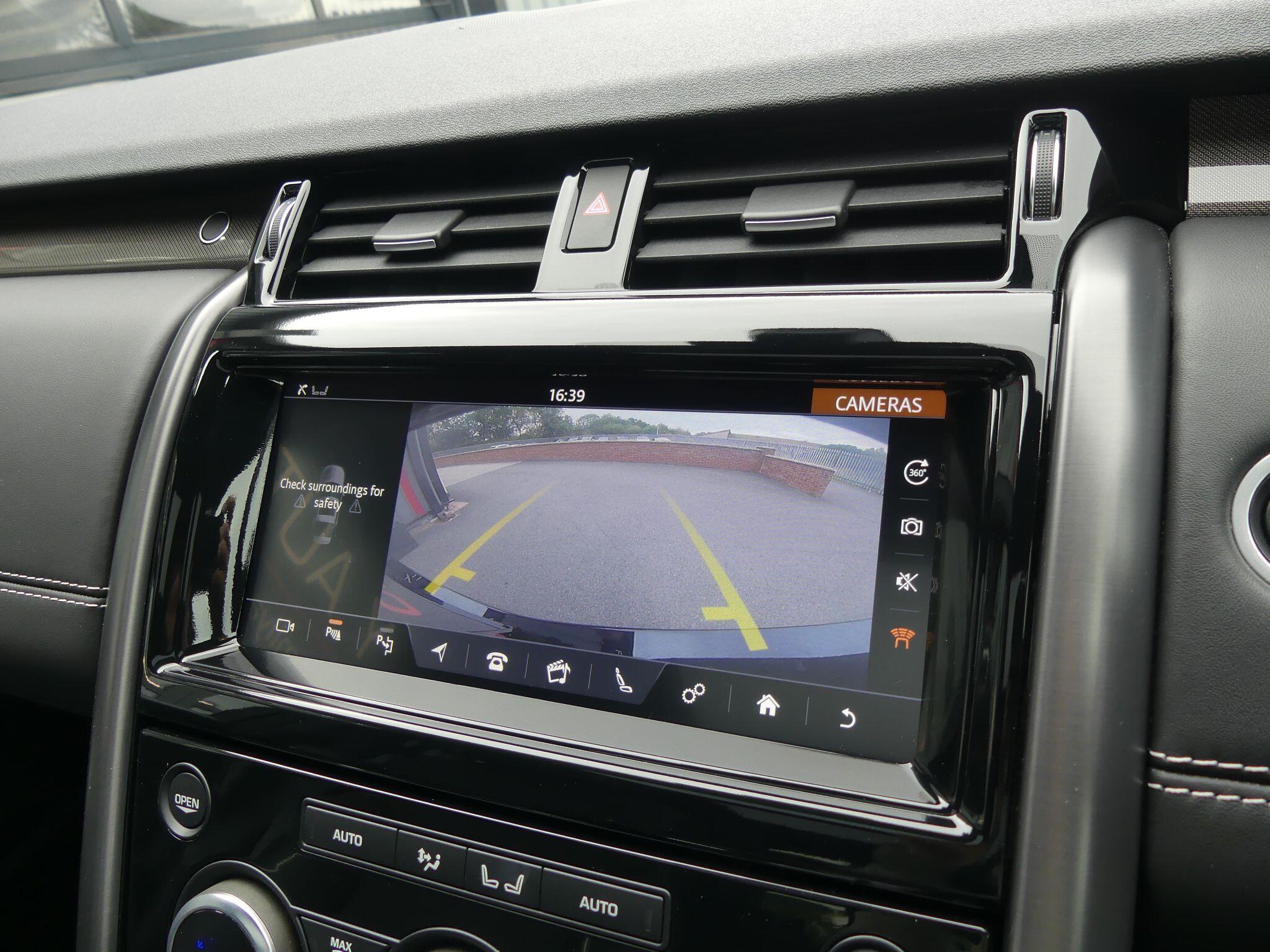 Land Rover Discovery view 21
