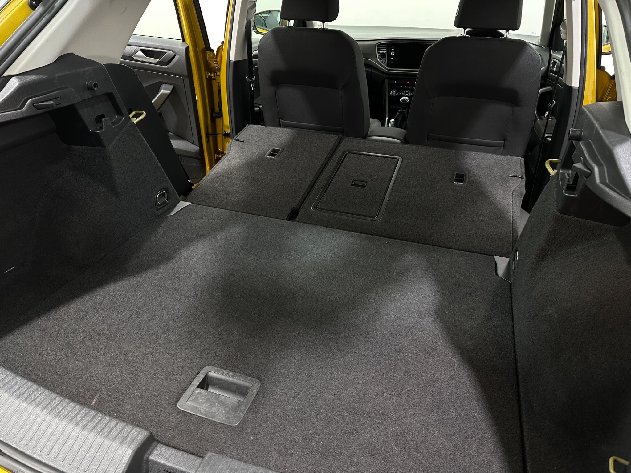 Volkswagen T-Roc view 42