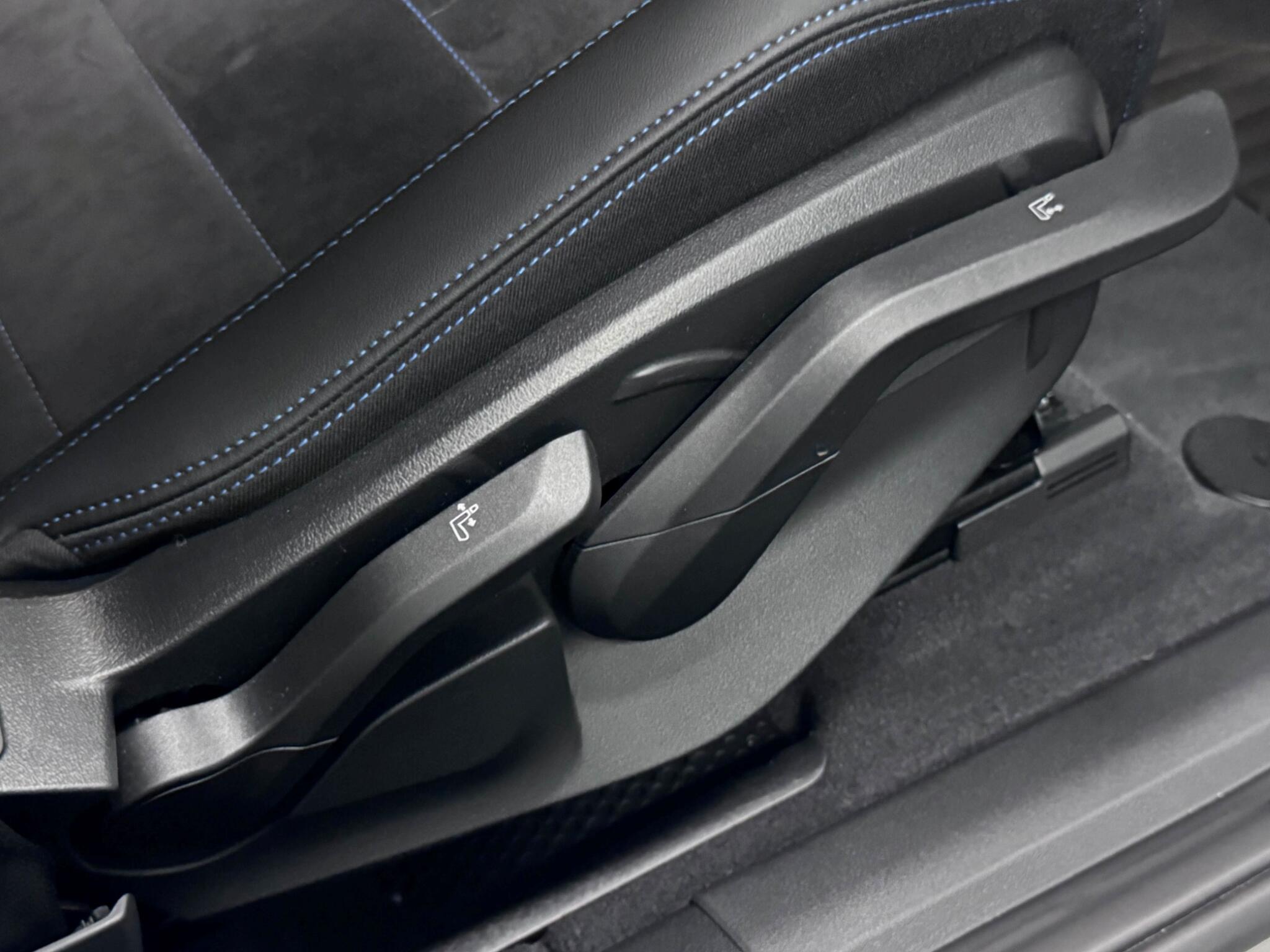 BMW X1 view 16