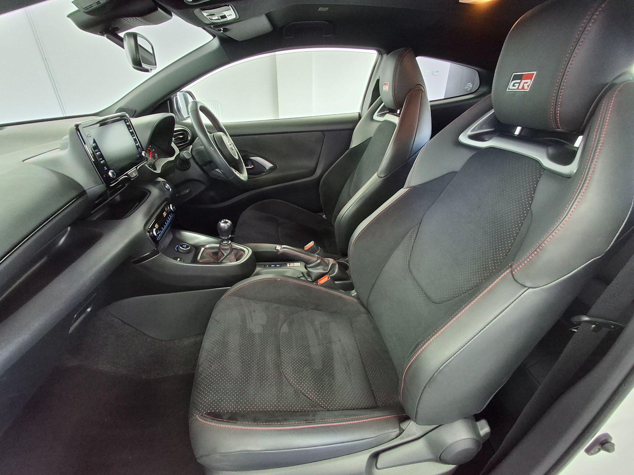 Toyota Yaris view 36