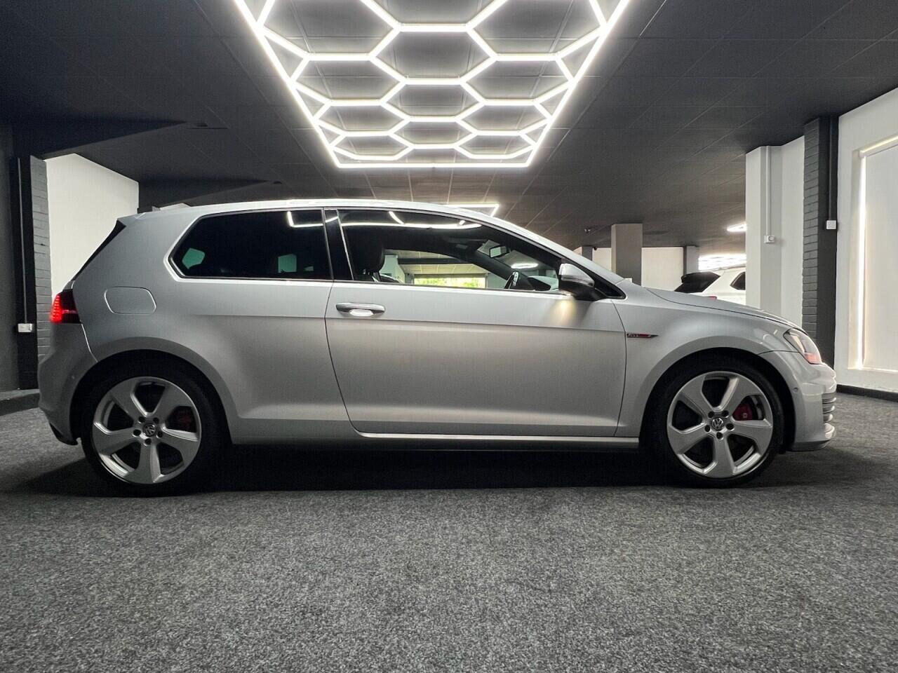 Volkswagen Golf view 15