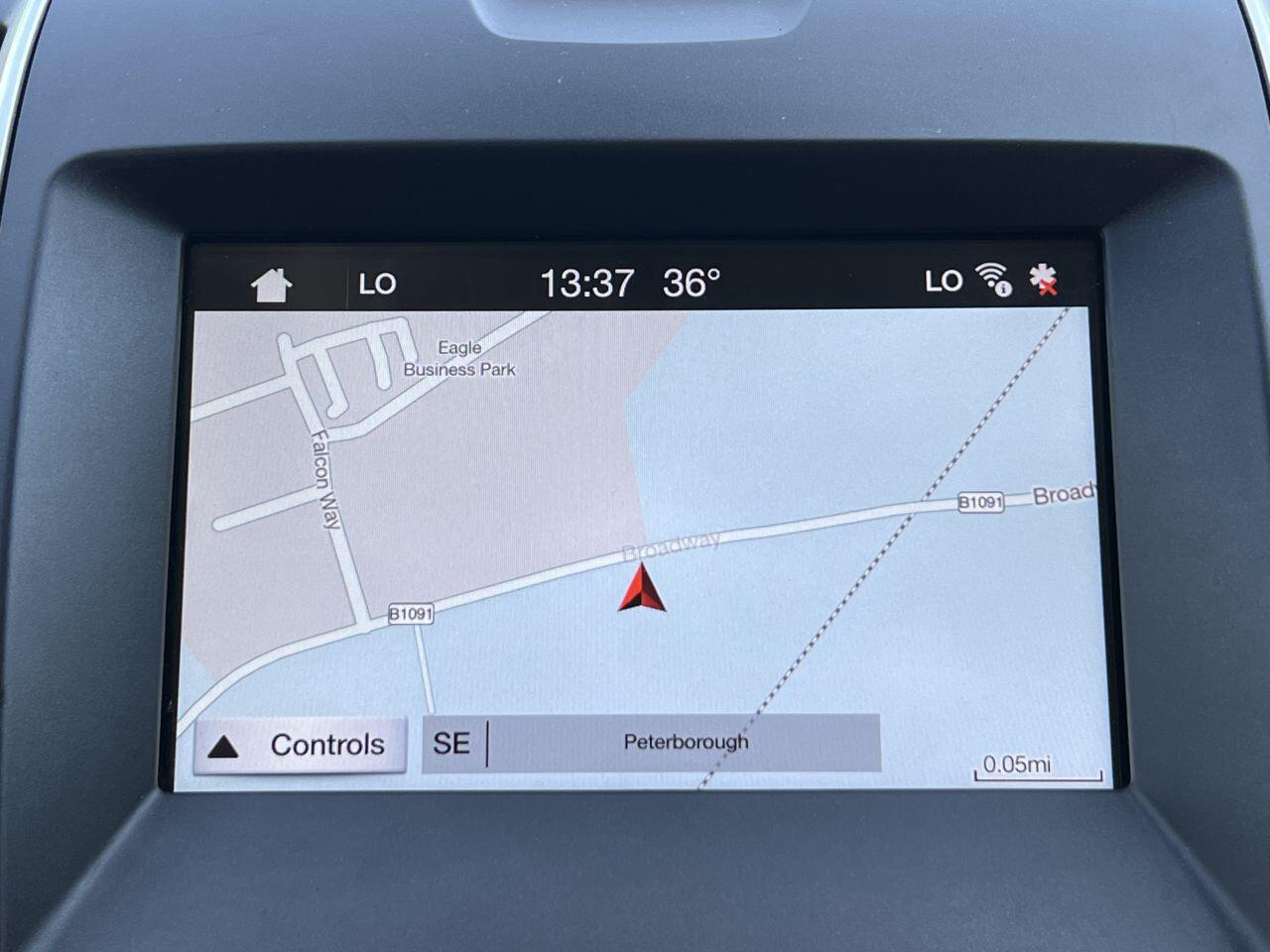 Ford Edge view 50