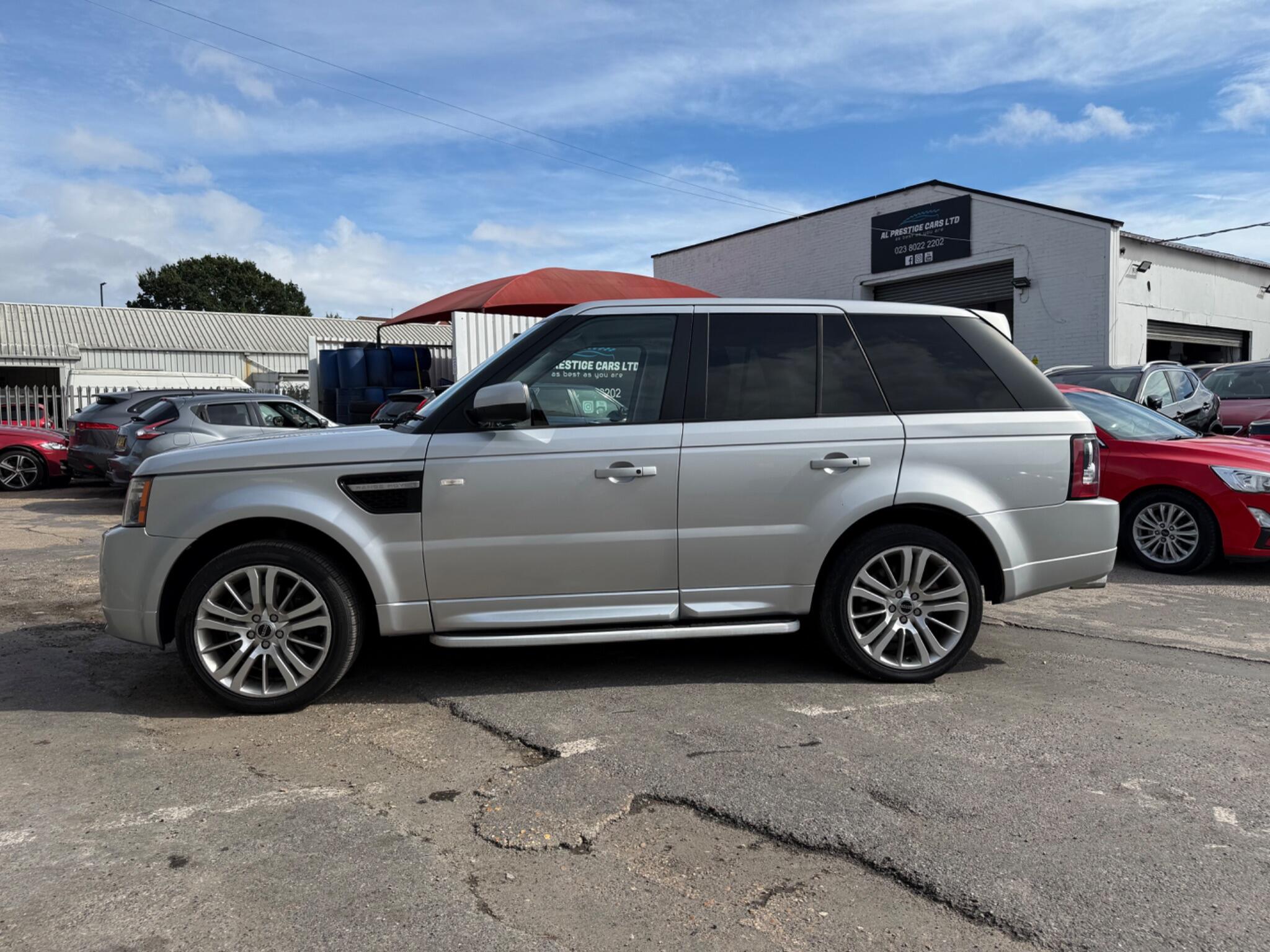 Land Rover Range Rover Sport view 4