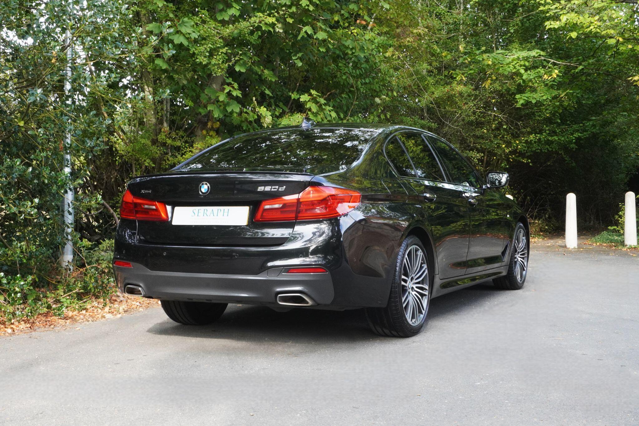 BMW 5 Series view 9