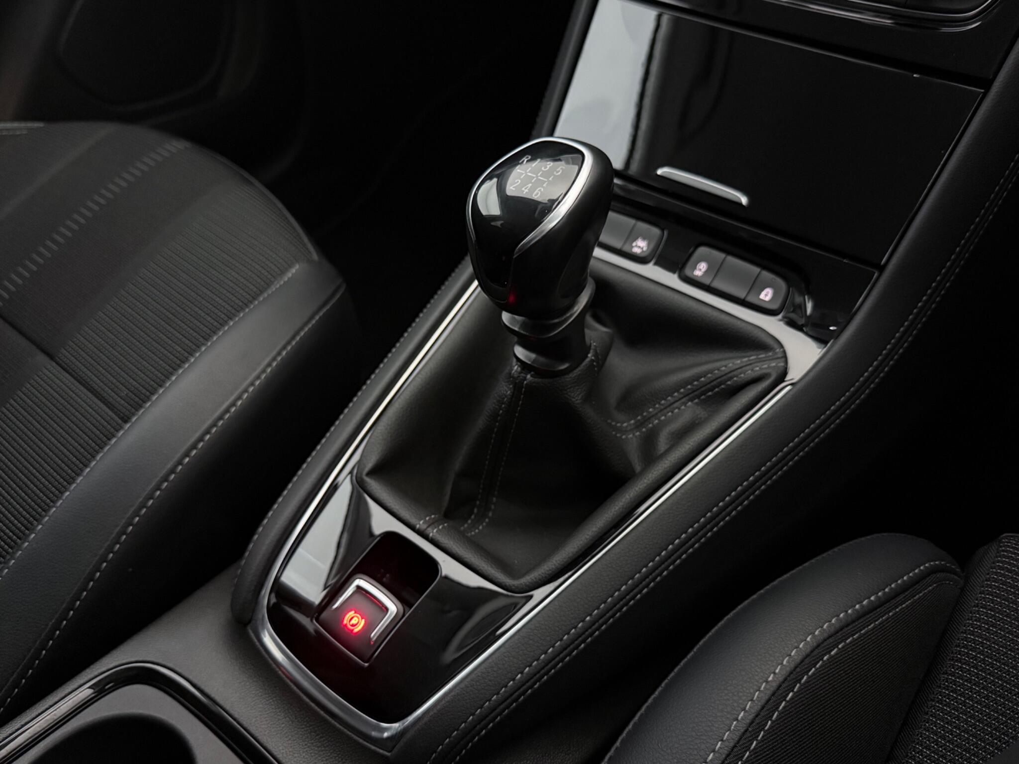 Vauxhall Grandland view 18