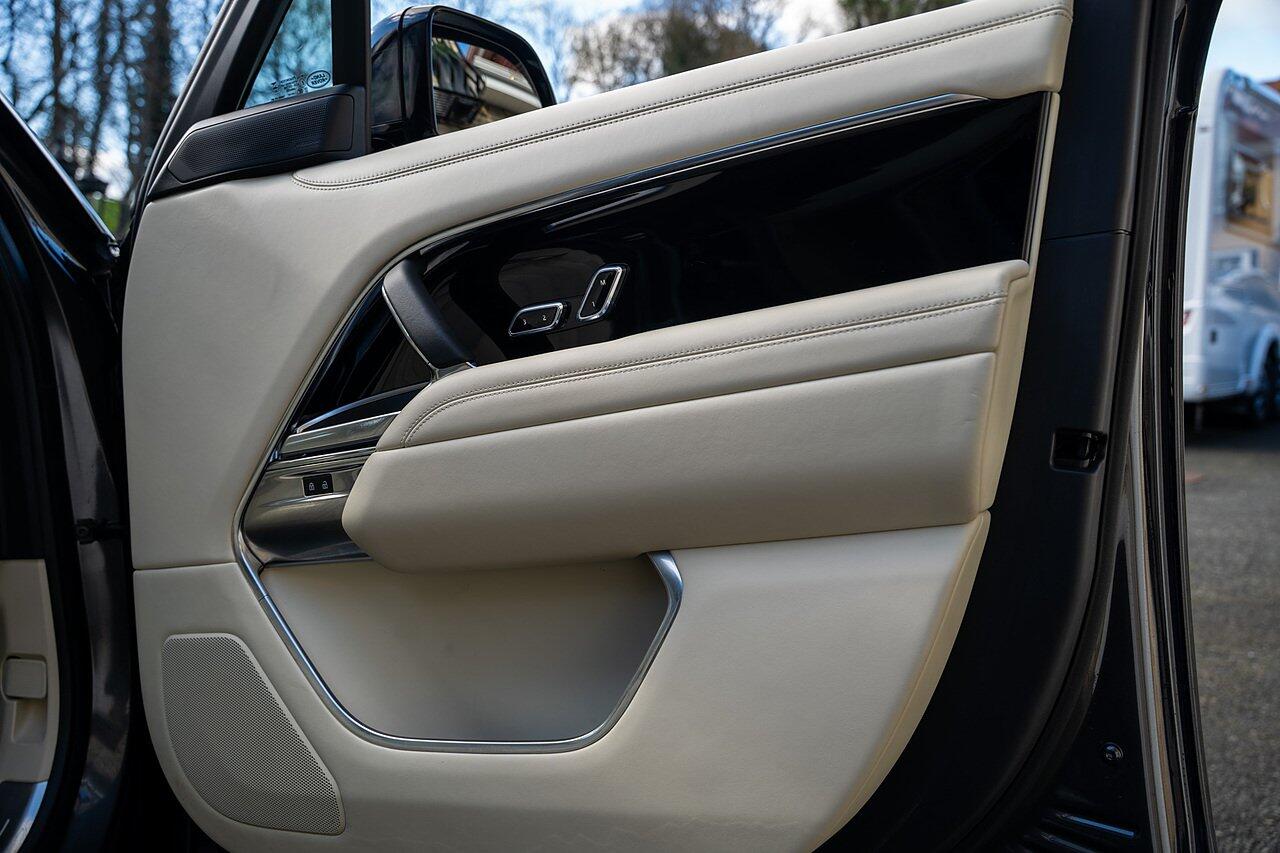 Land Rover Range Rover view 48