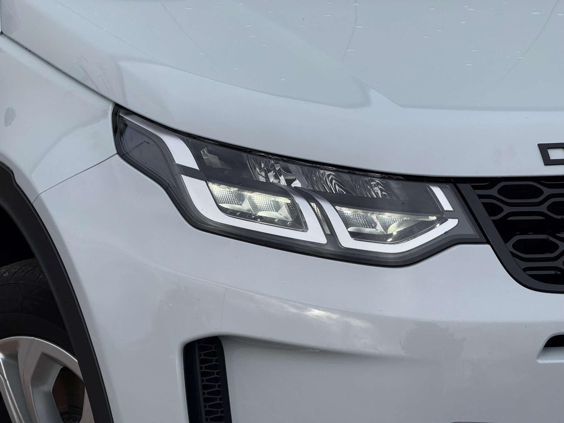 Land Rover Discovery Sport view 20