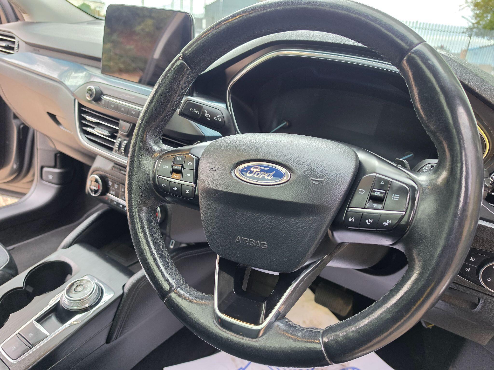 Ford Focus view 25