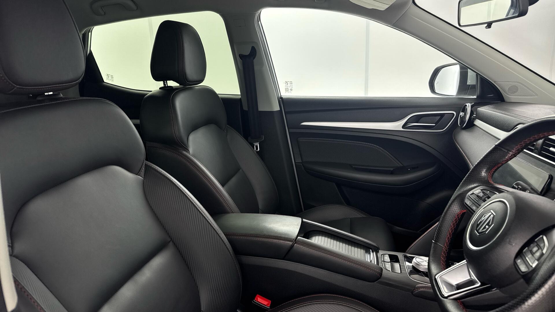 MG ZS view 16