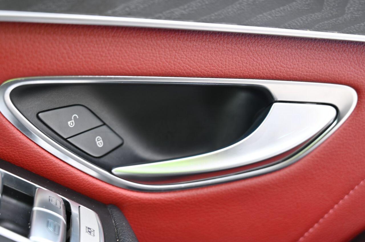 Mercedes-Benz C Class view 40
