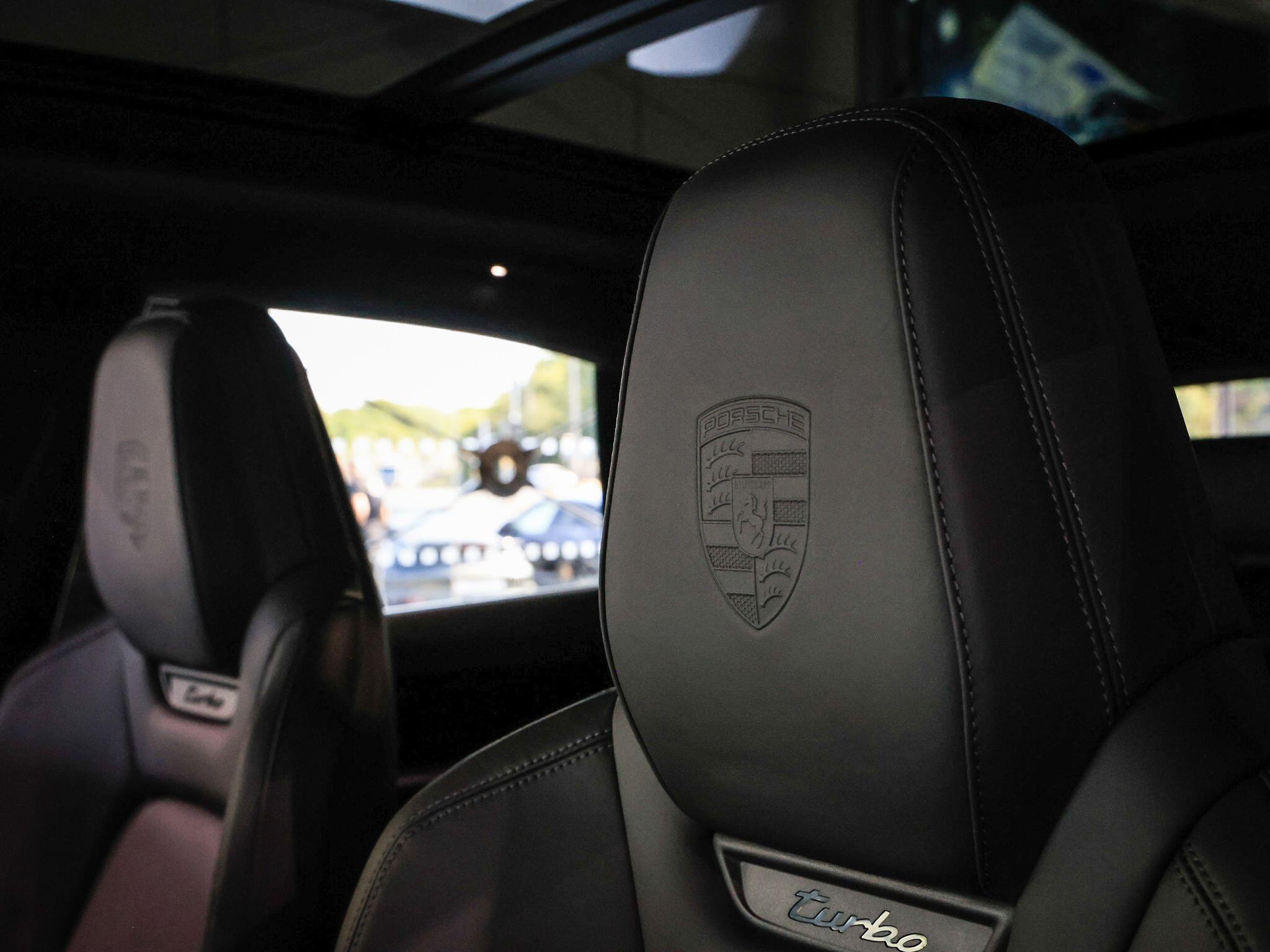 Porsche Macan view 13