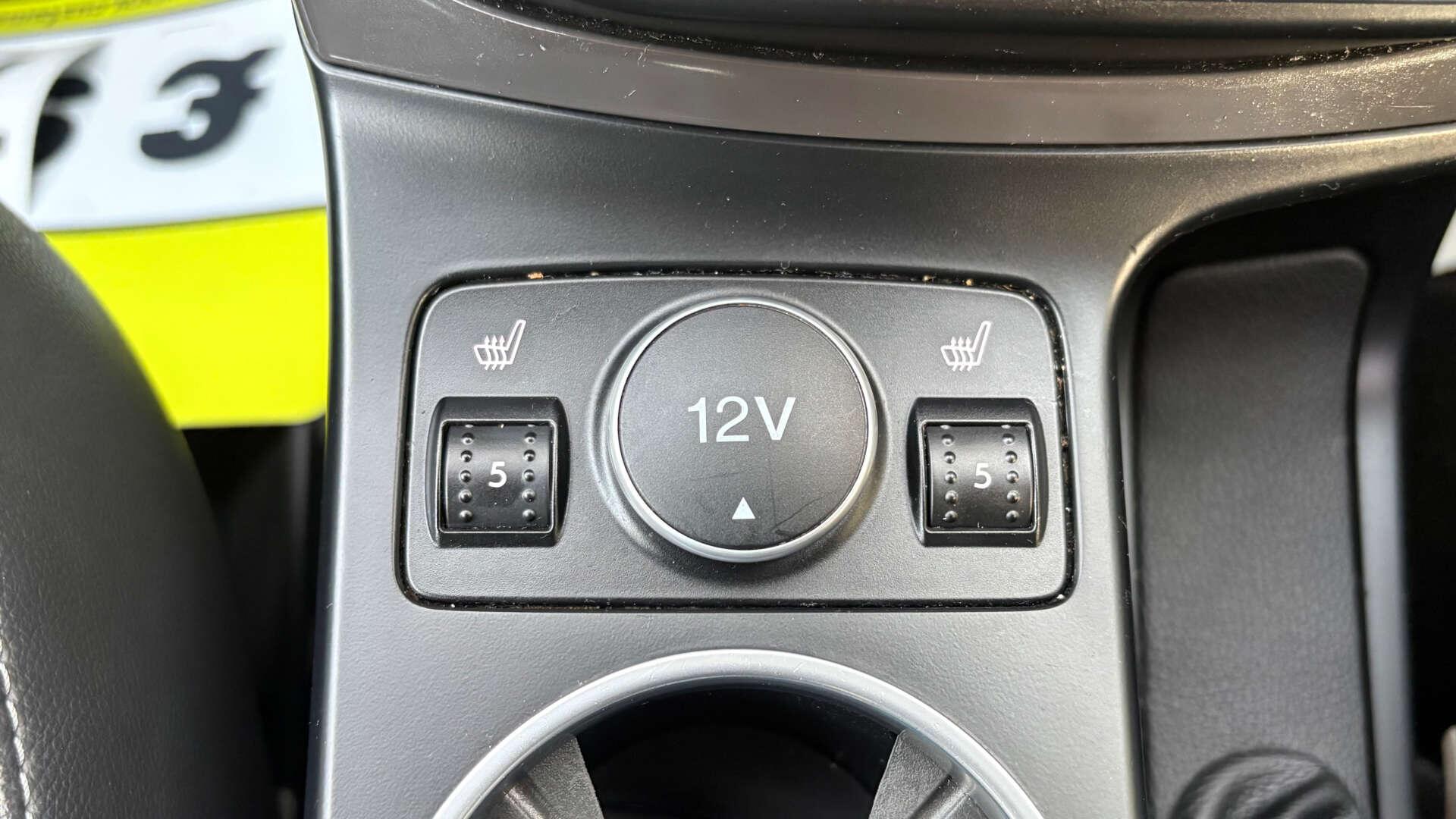 Ford Kuga view 34