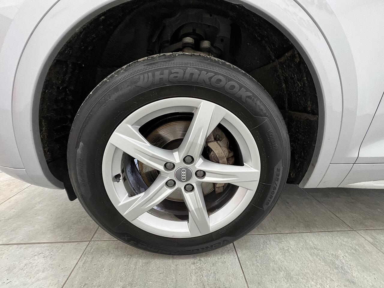 Audi Q5 view 19