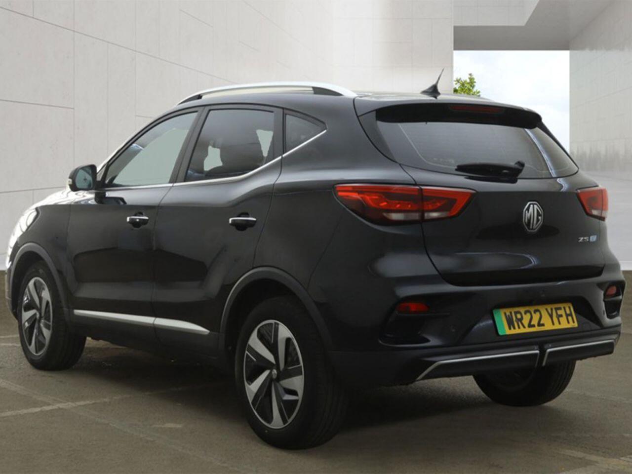 MG ZS view 3