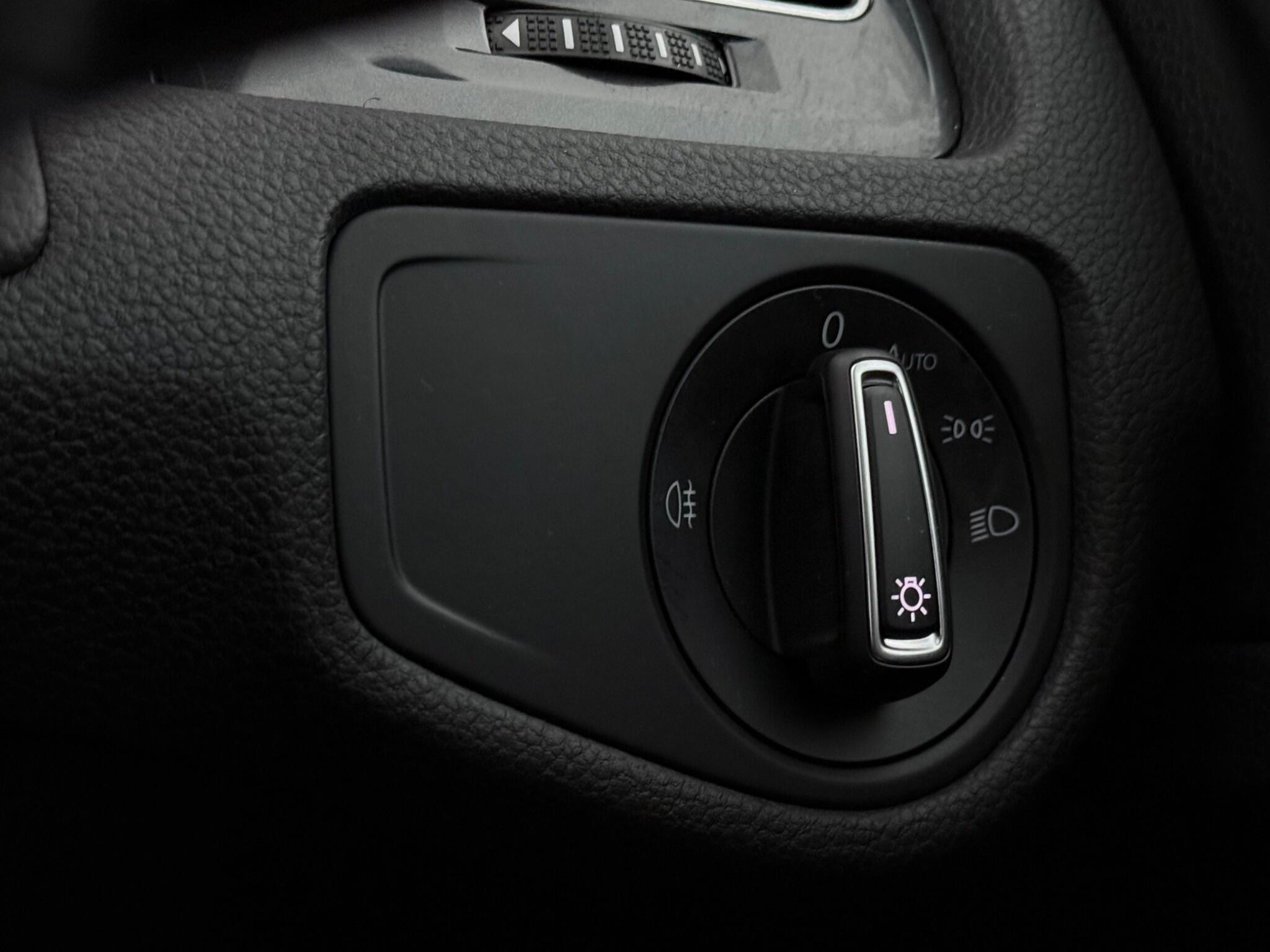 Volkswagen Golf view 19