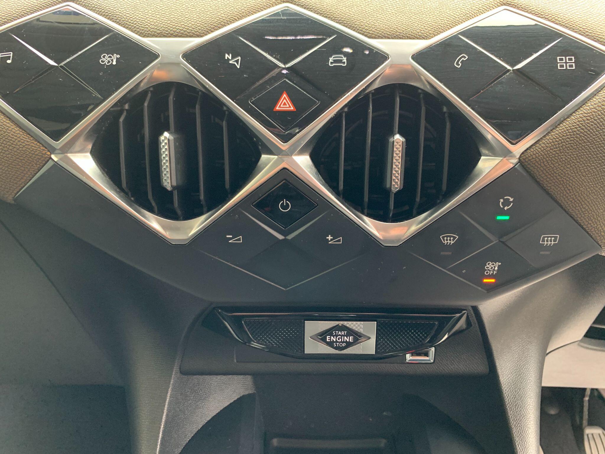DS Automobiles DS 3 Crossback view 32
