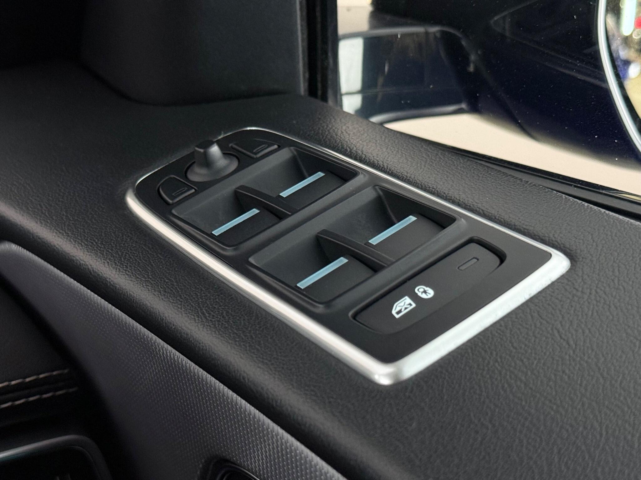 Jaguar F-Pace view 17