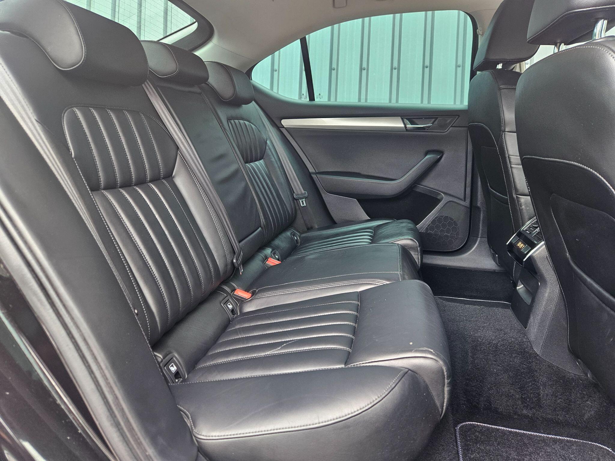 2019 Skoda Superb image 52