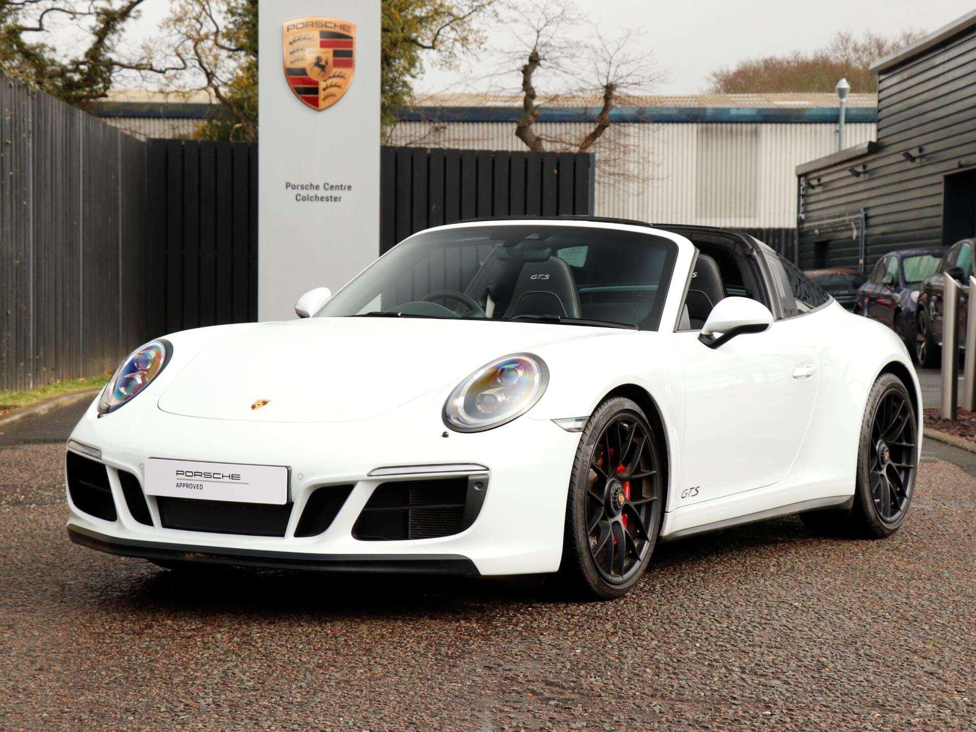Porsche 911 view 36