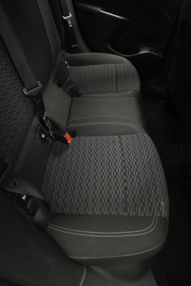 Vauxhall Astra view 14