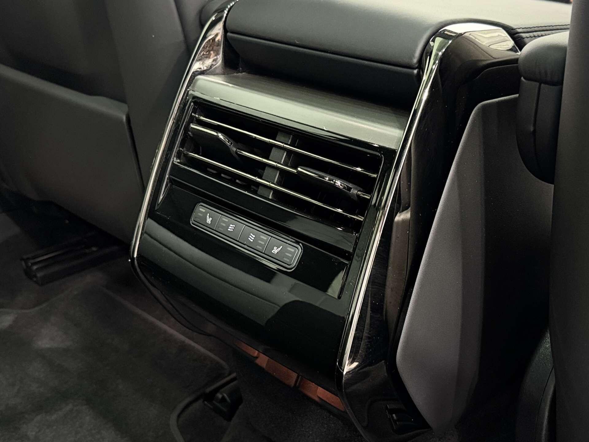 Land Rover Range Rover Sport view 15