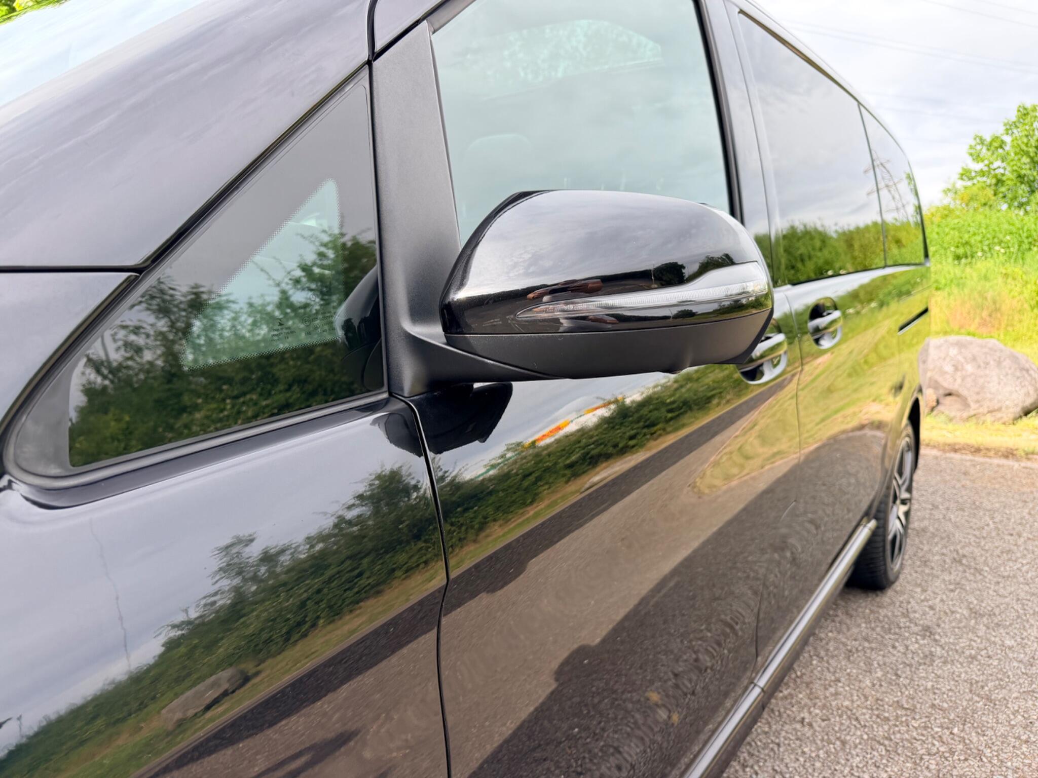 Mercedes-Benz V-Class view 39