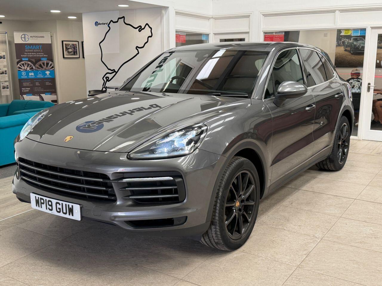 Porsche Cayenne view 7