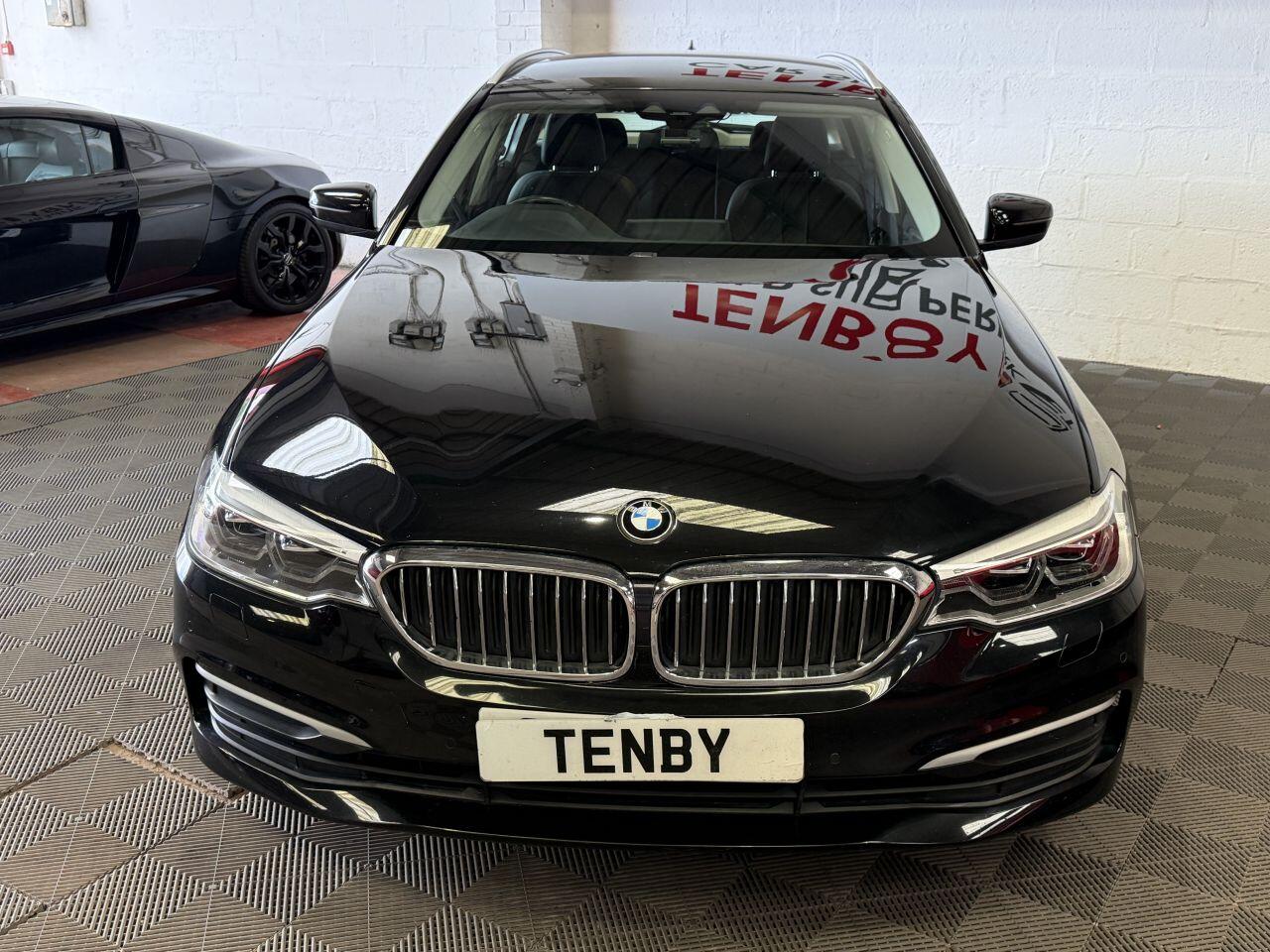 BMW 5 Series view 4