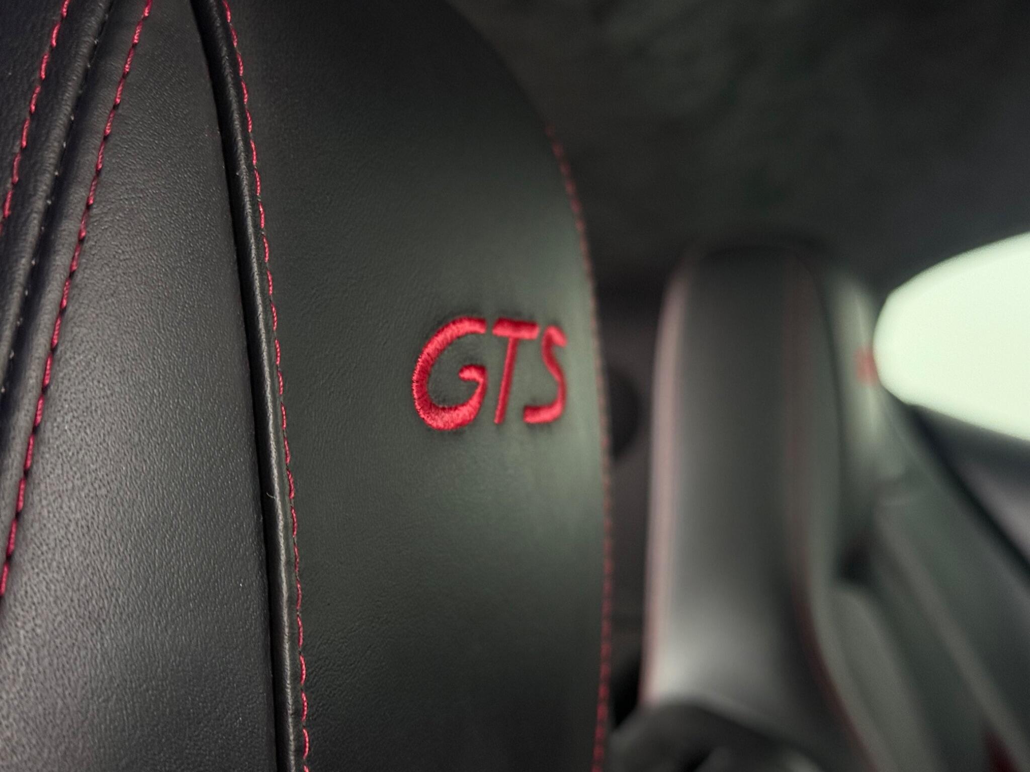 Porsche Panamera view 25
