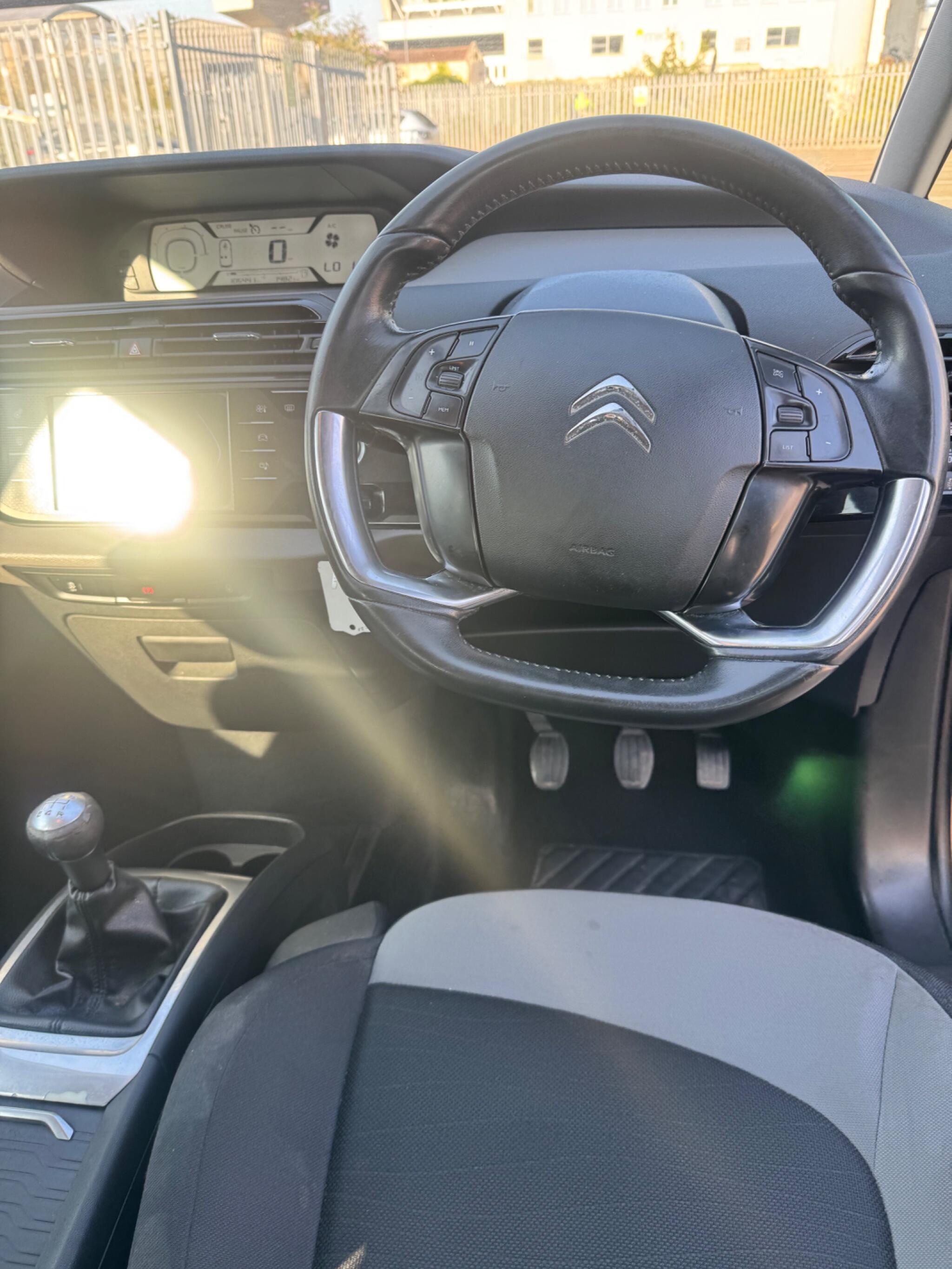 Citroen C4 Picasso view 27